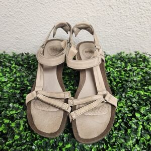 🌸🌵🌼Teva | Heeled Sandals 10